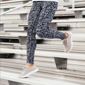 Black and white lulu leggings